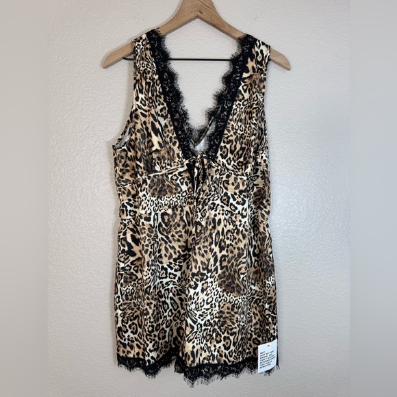 Miss Selfridge Satin Lace Trim Tie Front Romper in Animal Print size US 12 - Picture 1 of 8